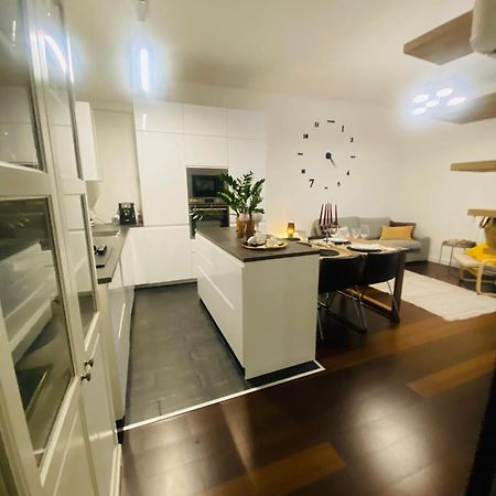Central Apartment And Parking 베로나 외부 사진