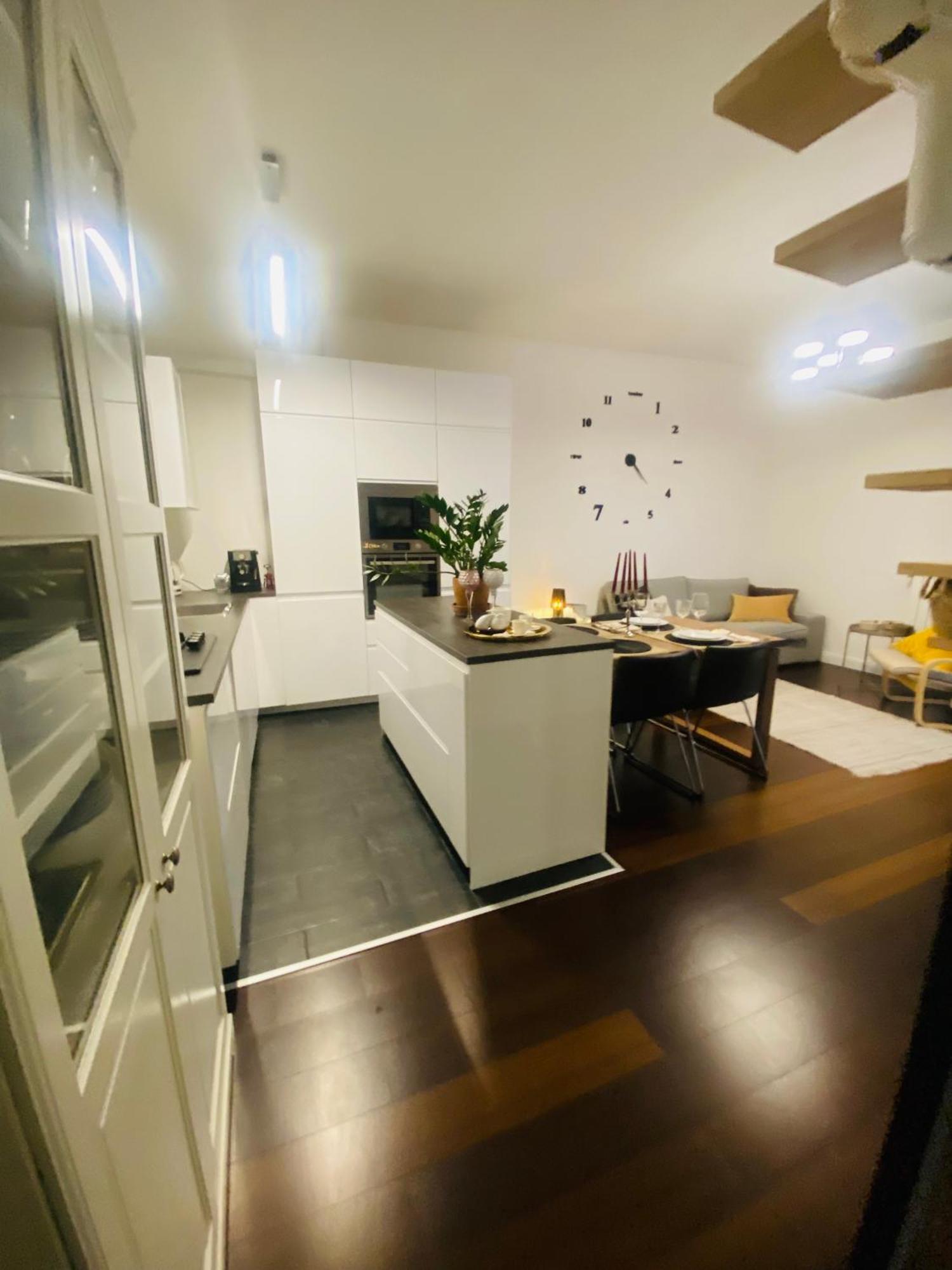 Central Apartment And Parking 베로나 외부 사진